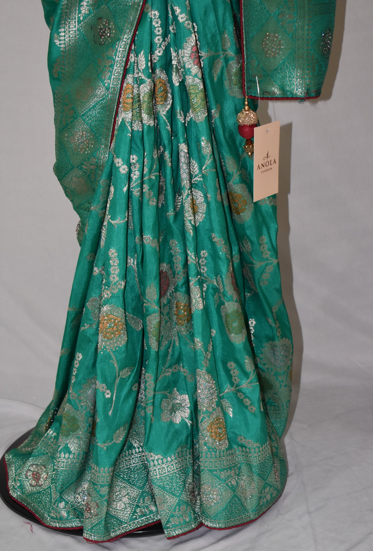 EMERALD GREEN DOLA SILK SAREE.