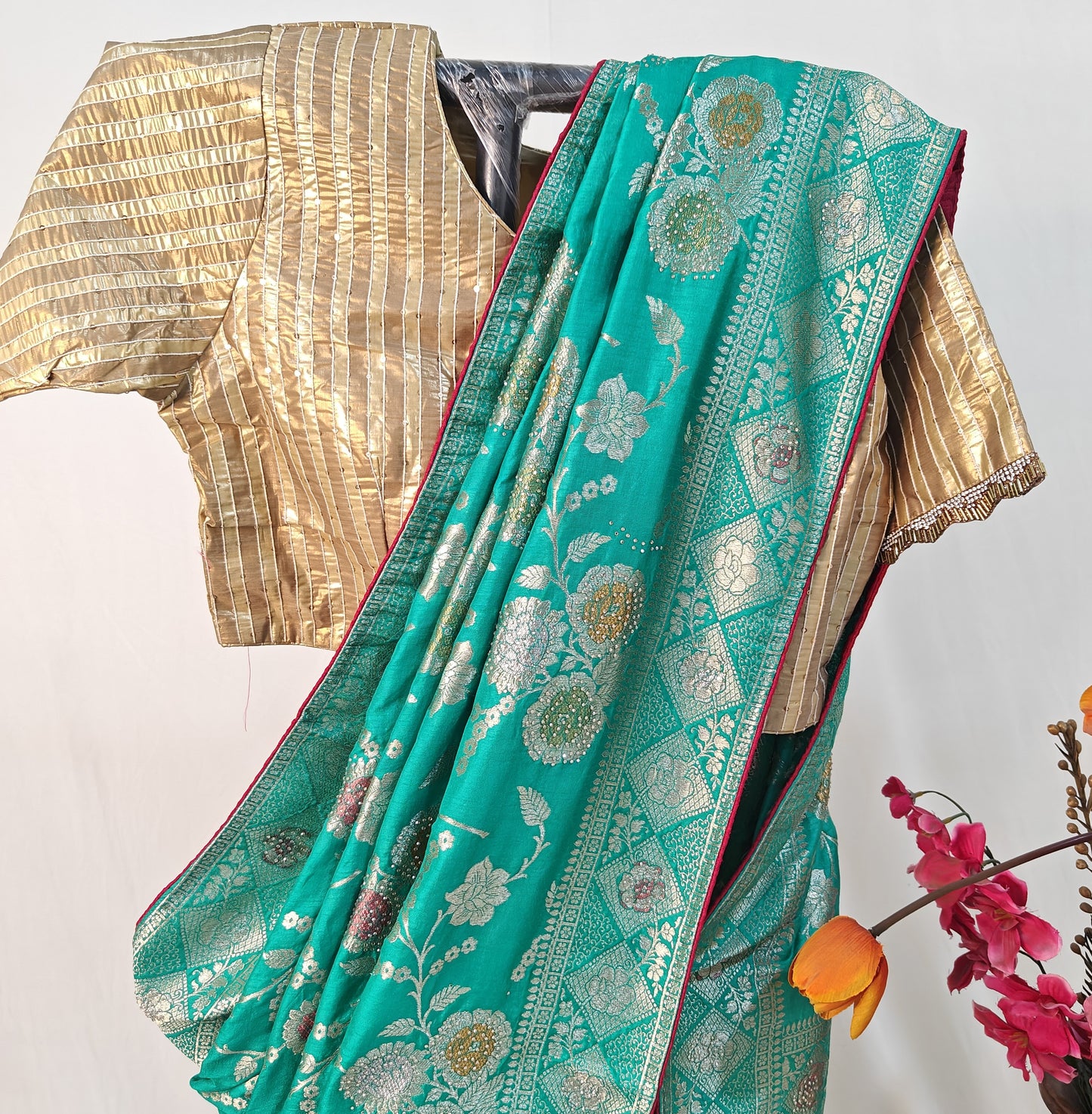 EMERALD GREEN DOLA SILK SAREE.