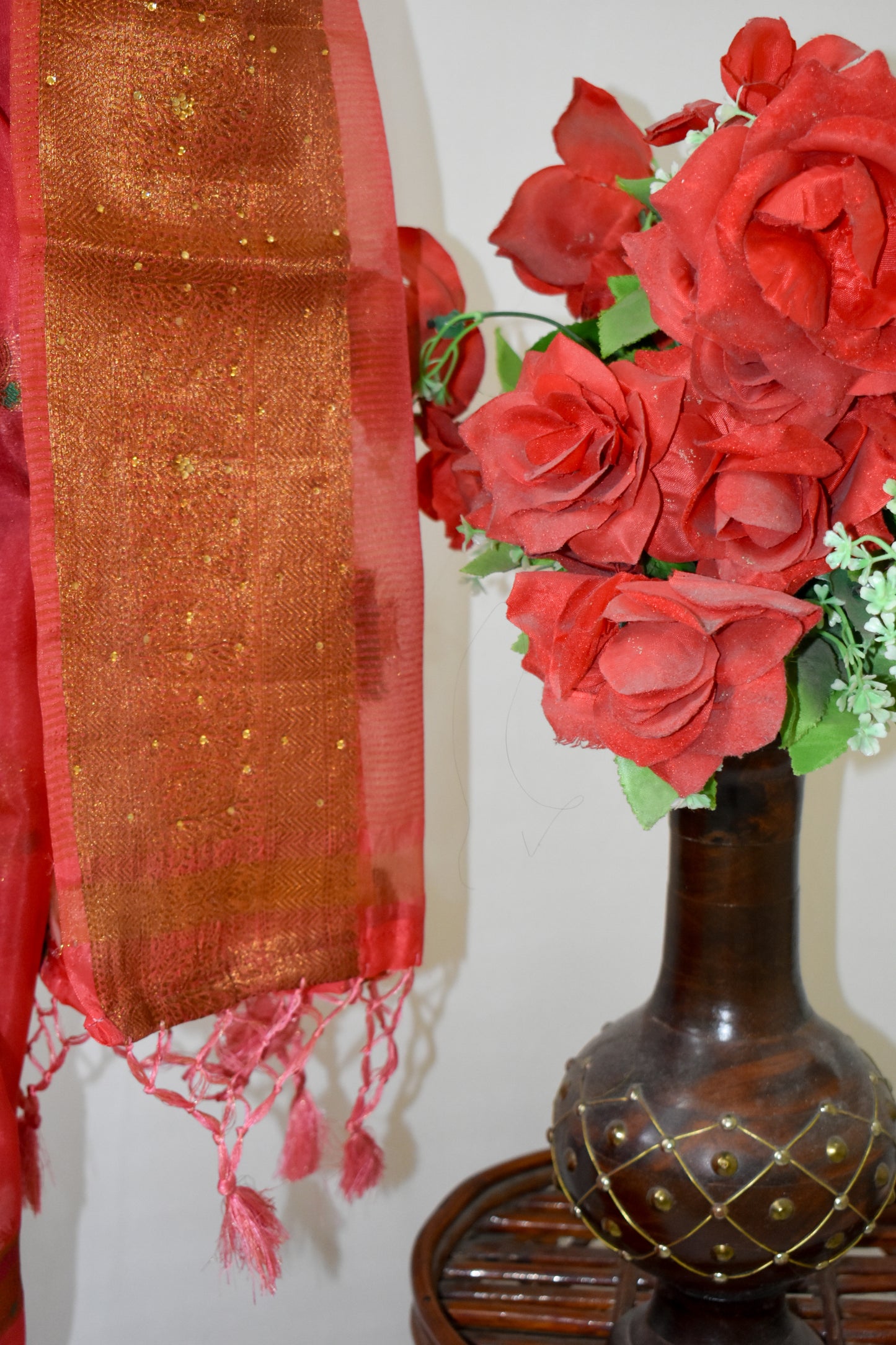 CRIMSON PINK ORGANZA SILK SAREE WITH ZARI WEAVE & BEAD DETAILING.