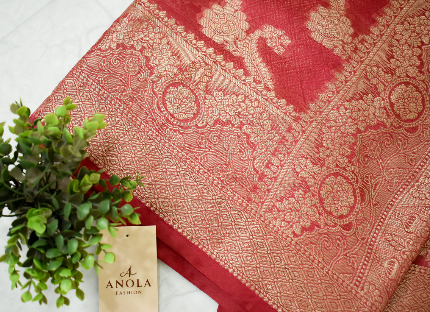 PINK SILK BLEND SAREE WITH GOLDEN ZARI WEAVING.