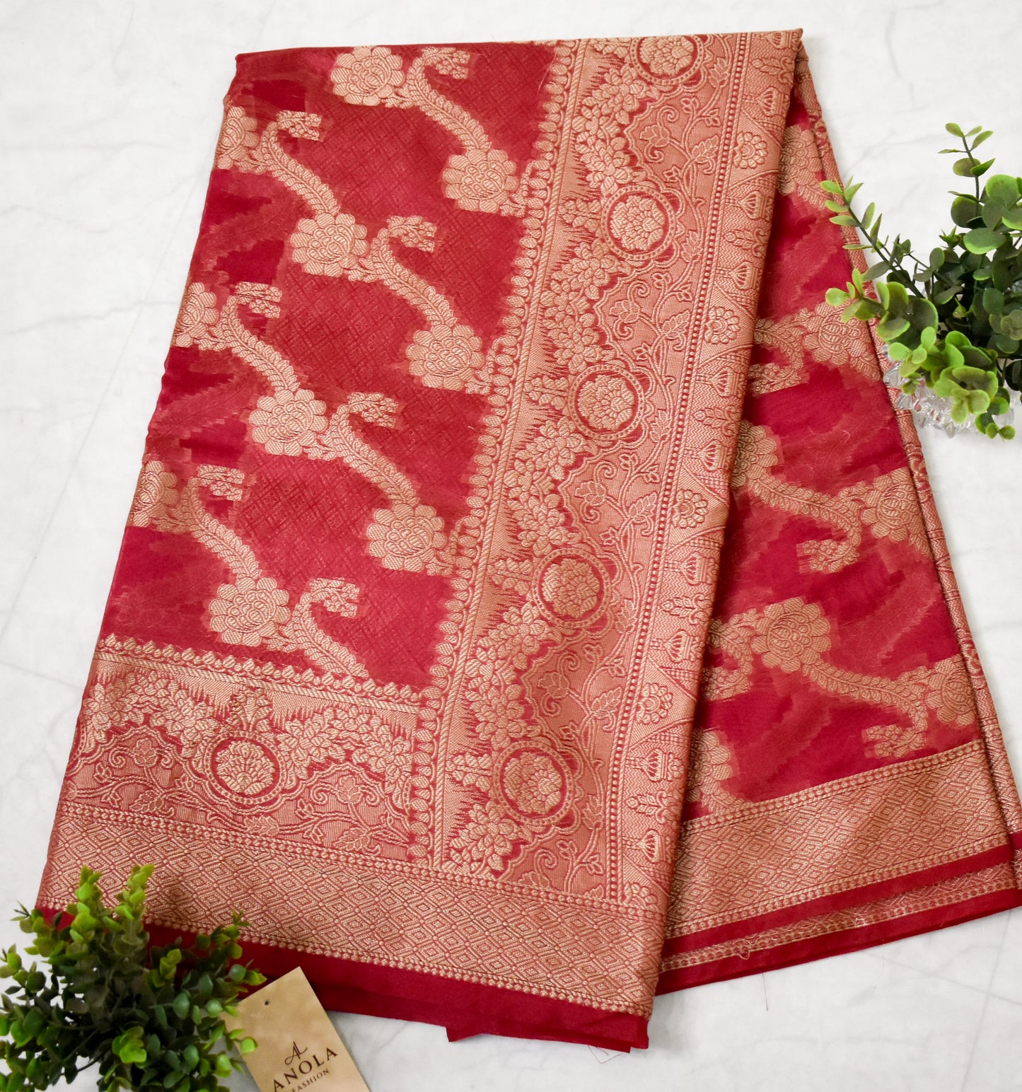 PINK SILK BLEND SAREE WITH GOLDEN ZARI WEAVING.