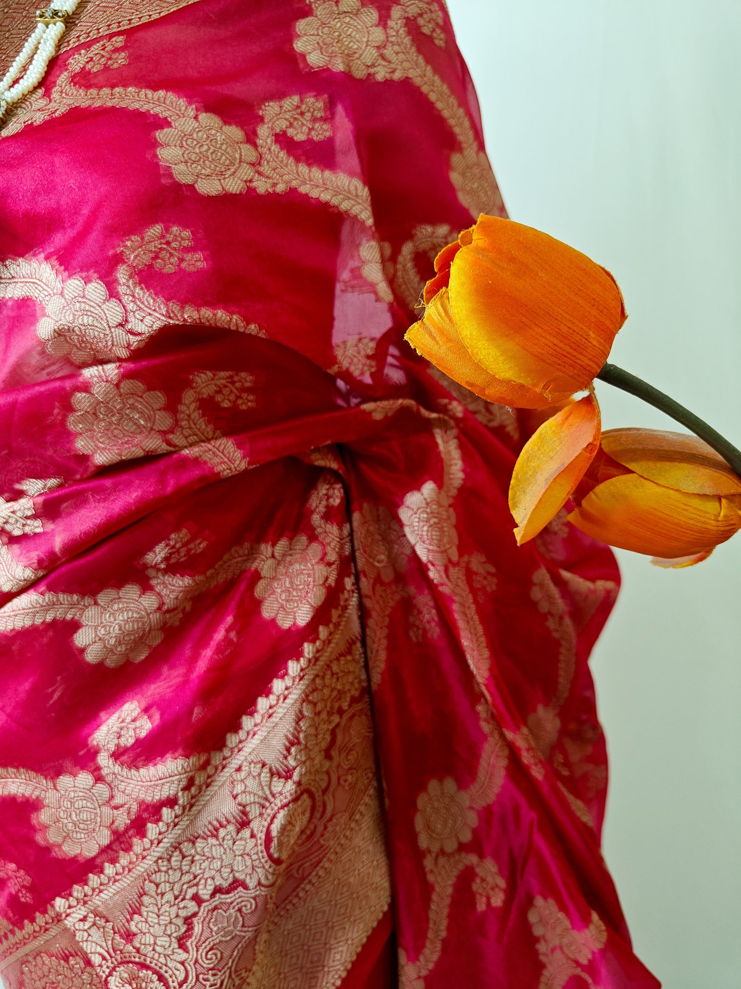 PINK SILK BLEND SAREE WITH GOLDEN ZARI WEAVING.