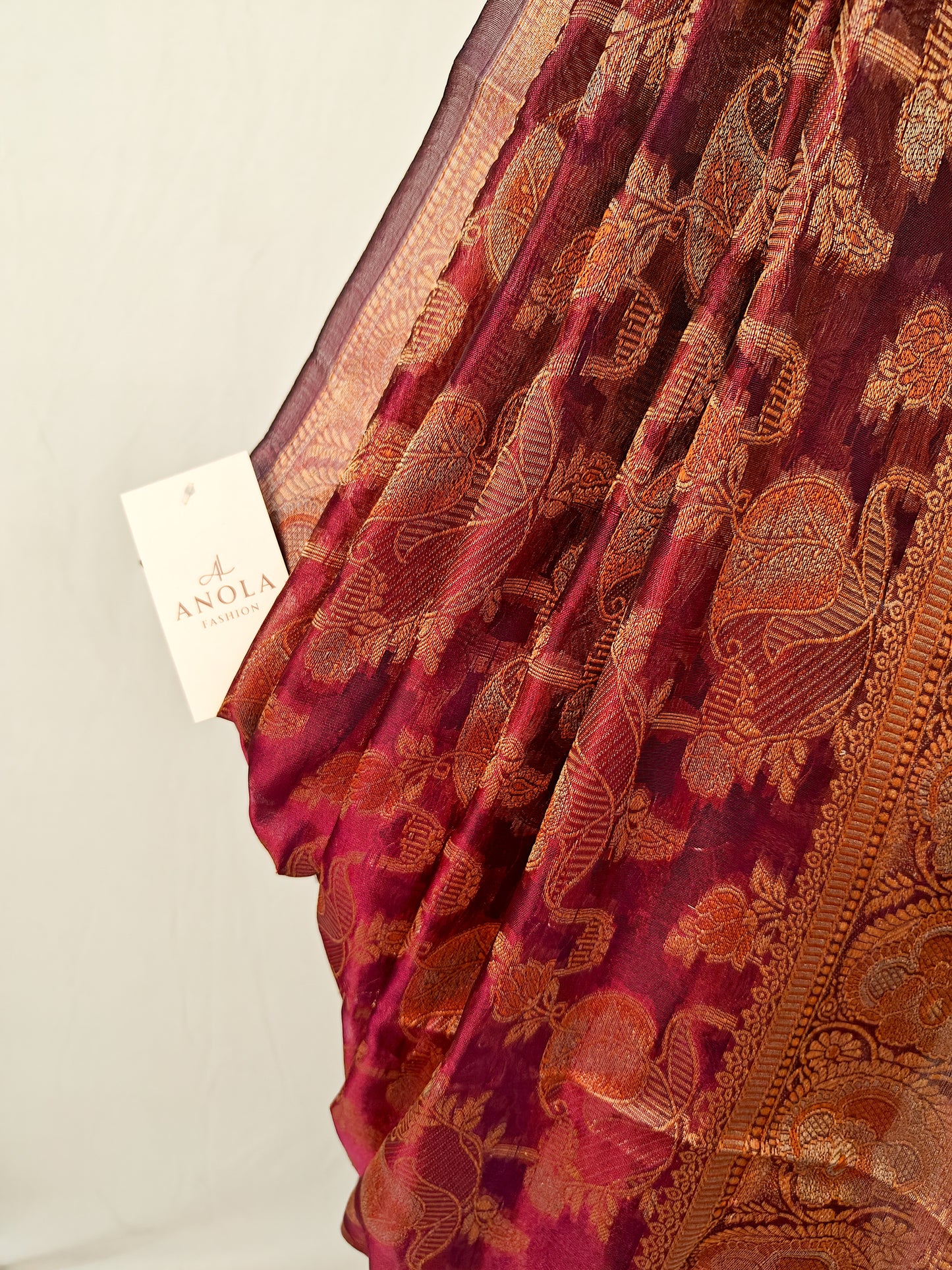 DARK PURPLE SILK BLEND SAREE WITH INTRICATE GOLDEN ZARI WEAVING.