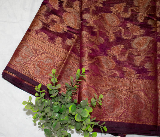 DARK PURPLE SILK BLEND SAREE WITH INTRICATE GOLDEN ZARI WEAVING.